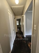 6 Prosperity Ave in Greenville, SC - Foto de edificio - Building Photo