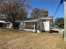 36 Gulf St in Chickasaw, AL - Building Photo