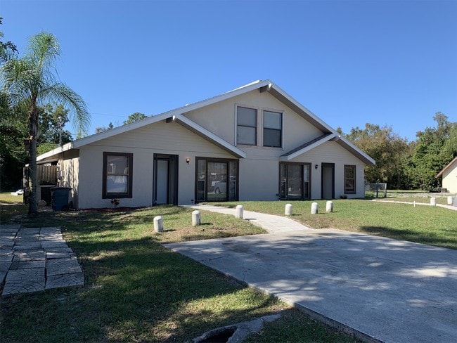 17466 Dumont Dr in Ft. Myers, FL - Building Photo - Building Photo