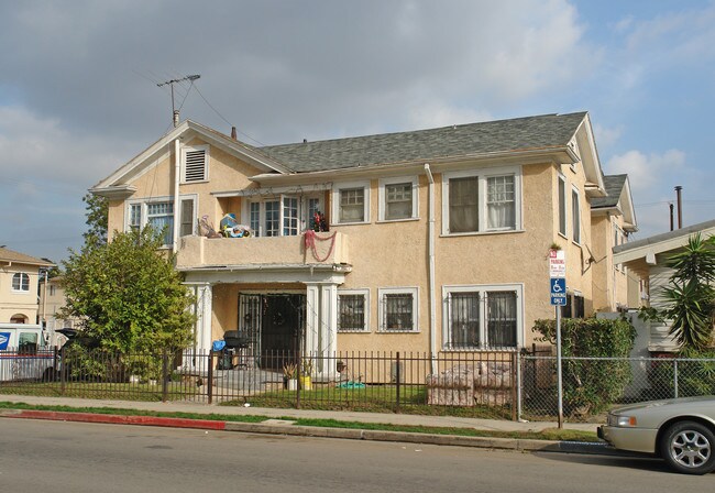 3520 W 17th St in Los Angeles, CA - Foto de edificio - Building Photo