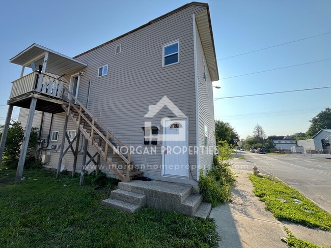 702 W 5th St, Unit 1