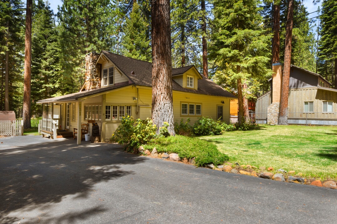 531 Brassie Ave in Tahoe Vista, CA - Building Photo