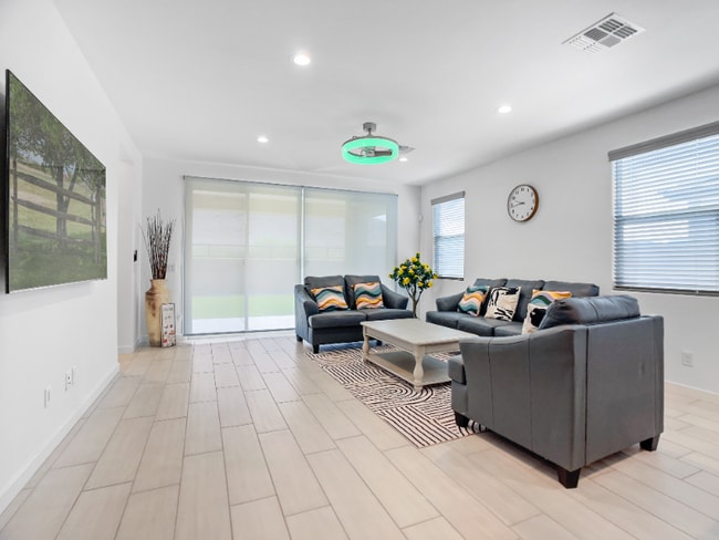 11343 S 50th Ave in Phoenix, AZ - Building Photo - Building Photo