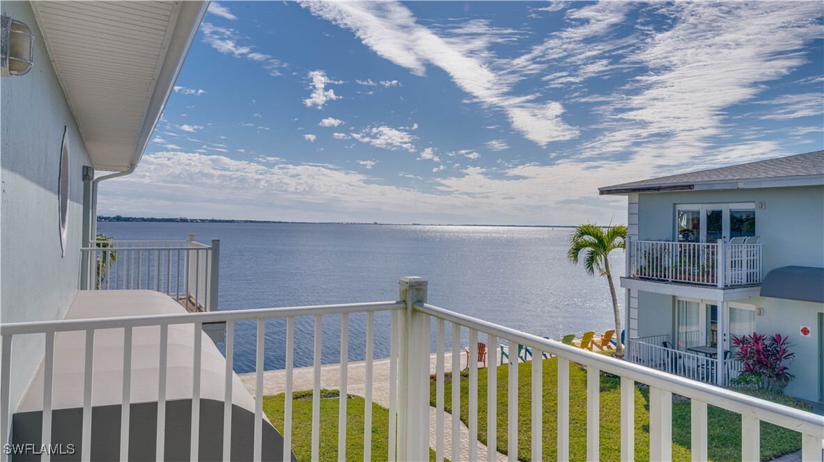 3328 N Key Dr in North Fort Myers, FL - Building Photo