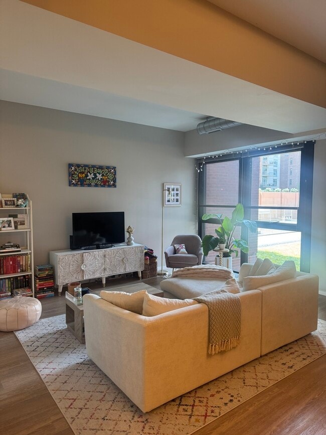 211 W Scott St in Chicago, IL - Building Photo - Building Photo