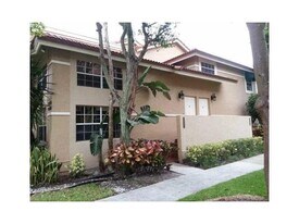 6542 Via Regina in Boca Raton, FL - Building Photo