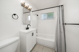 4425 Caxton Ct in North Highlands, CA - Building Photo - Building Photo
