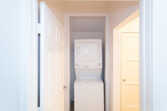 1344-1350 N Alta Vista Blvd in Los Angeles, CA - Foto de edificio - Building Photo