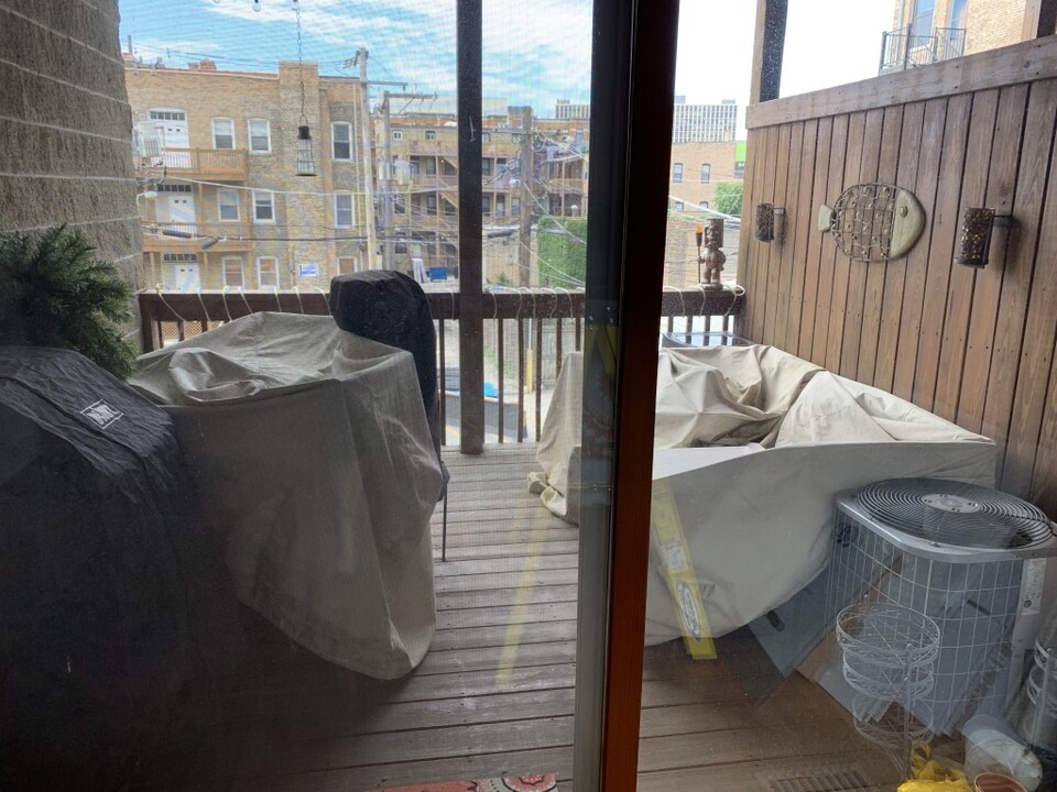 628 W Wrightwood Ave in Chicago, IL - Building Photo