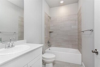 913 Edgehurst Dr in McKinney, TX - Building Photo - Building Photo