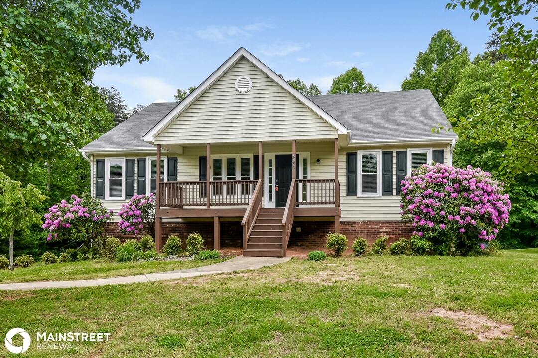 6832 Salem Quarter Rd in Belews Creek, NC - Building Photo