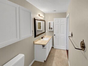 10825 Royal Magnolia Dr in Conroe, TX - Building Photo - Building Photo