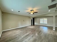 22006 Forest Glade Dr in Humble, TX - Building Photo - Building Photo