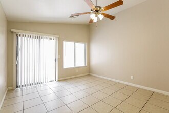 6568 Duck Hill Springs Dr in Las Vegas, NV - Building Photo - Building Photo