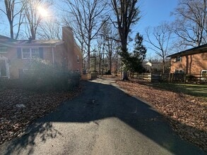 415 Carrsbrook Dr in Charlottesville, VA - Building Photo - Building Photo