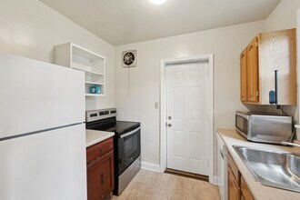 4811 Calvert Rd in College Park, MD - Building Photo - Building Photo