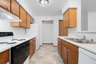 City View Apartments in West Bend, WI - Building Photo - Building Photo