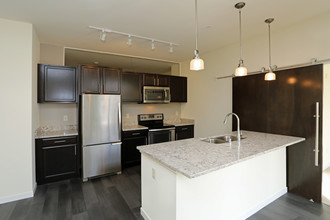 Keystone on Brady in Milwaukee, WI - Building Photo - Interior Photo