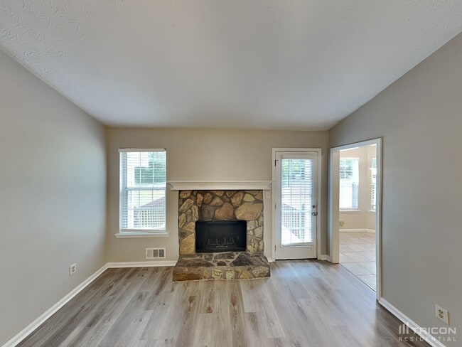 175 White Pines Dr in Dallas, GA - Building Photo - Building Photo