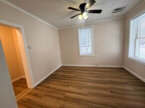 300 Kent St in Granville, WV - Foto de edificio - Building Photo