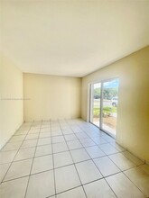 922 NW 106th Avenue Cir in Miami, FL - Building Photo - Building Photo