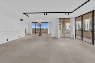 19355 Turnberry Way, Unit 3J in Aventura, FL - Foto de edificio - Building Photo