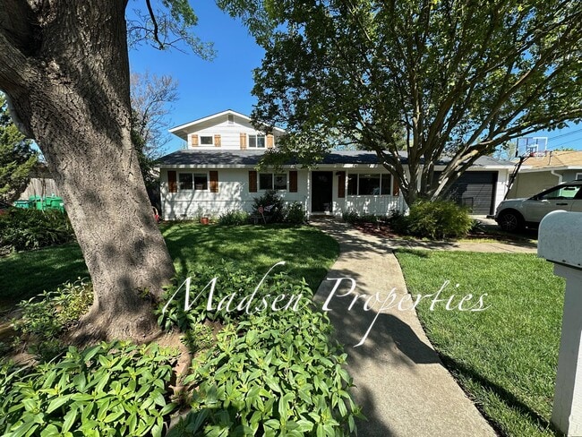 property at 910 Sequoyah Ave