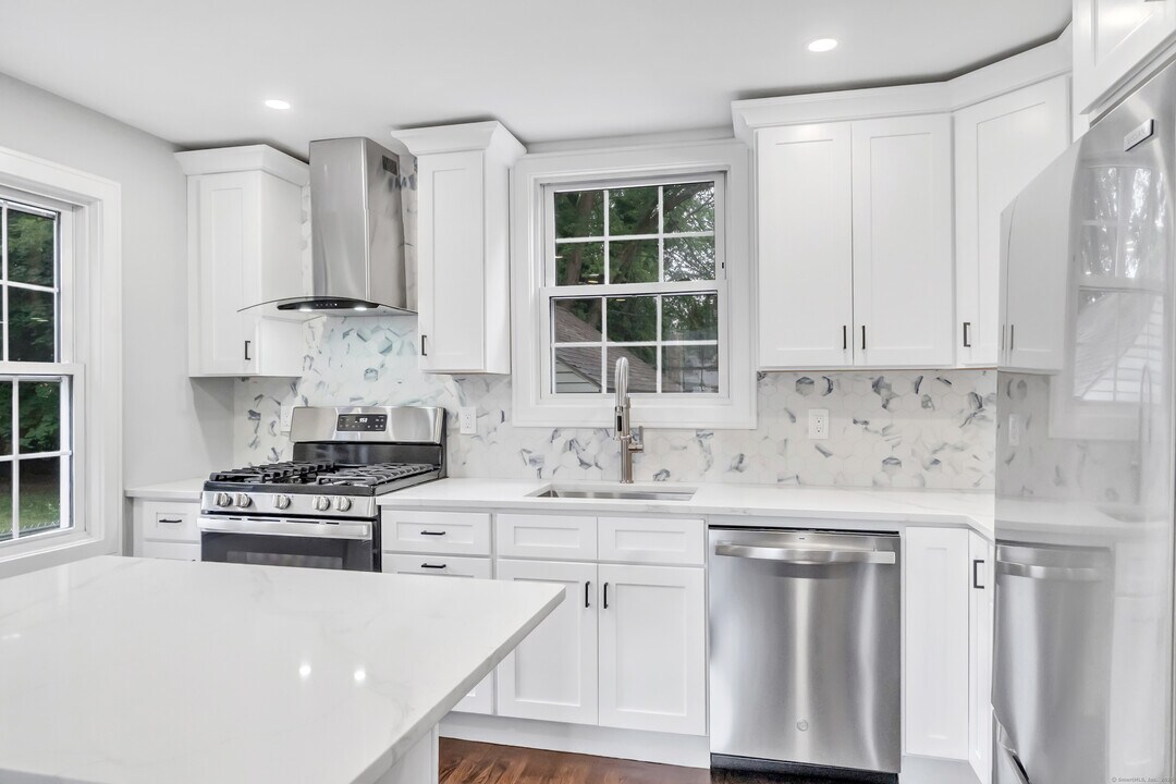 116 Morse St in Hamden, CT - Building Photo