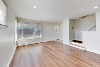 4908 Carol St in Skokie, IL - Foto de edificio - Building Photo