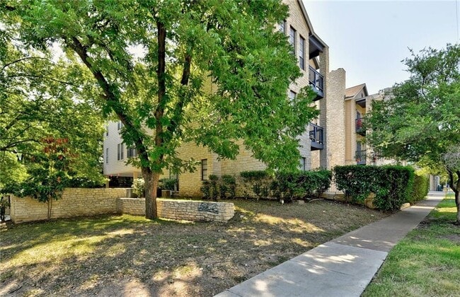 property at 711 W 21st St