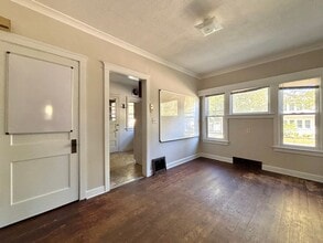 402 Montrose Ave in Kalamazoo, MI - Building Photo - Building Photo