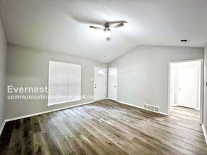 3760 Heathcliff Dr in Horn Lake, MS - Foto de edificio - Building Photo