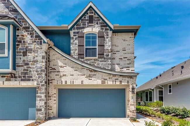 343 E Coralburst Lp in Montgomery, TX - Foto de edificio - Building Photo