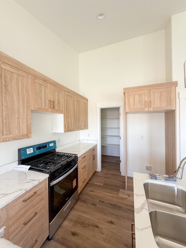 property at 6164 N Red Shirt Rd