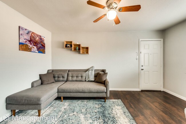 5114 Columbia Ave-Unit -Apt 207 in Dallas, TX - Building Photo - Building Photo