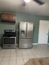 12066 Idaho Ave, Unit Casita #2 in Hanford, CA - Foto de edificio - Building Photo