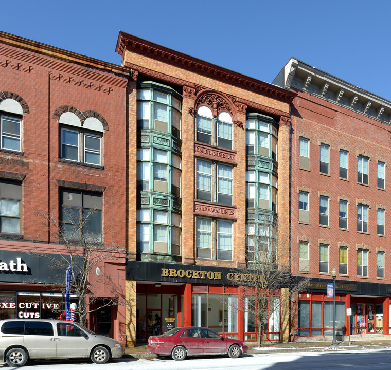 Bixby Brockton Apartments in Brockton, MA - Foto de edificio