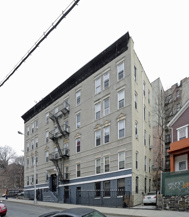 343 E 195th in Bronx, NY - Building Photo