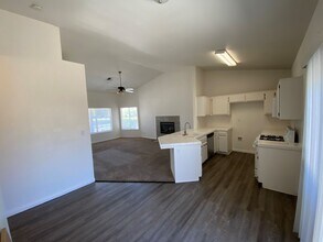 5315 Clover Mountain St in Bakersfield, CA - Building Photo - Building Photo