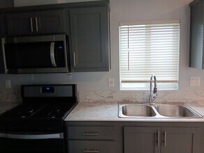 2301 Beach Ln in Lakeport, CA - Building Photo - Building Photo