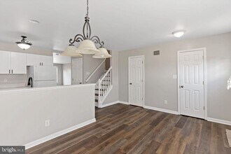 13 Sanford Dr in Bunker Hill, WV - Building Photo - Building Photo