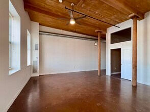 35 Riverwalk Way, Unit 35 Riverwalk Way - Unit R in Lowell, MA - Building Photo - Building Photo