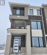 2 Pearson Ln in Barrie, ON - Building Photo - Building Photo