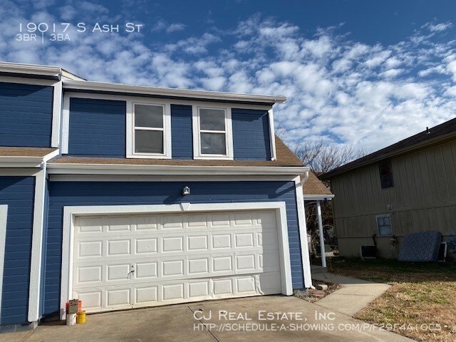 19017 S Ash St in Belton, MO - Building Photo
