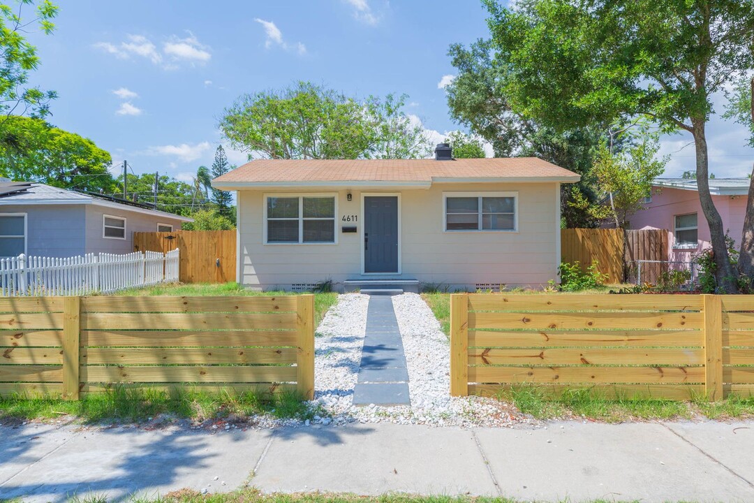 4611 20th Ave S in St. Petersburg, FL - Building Photo