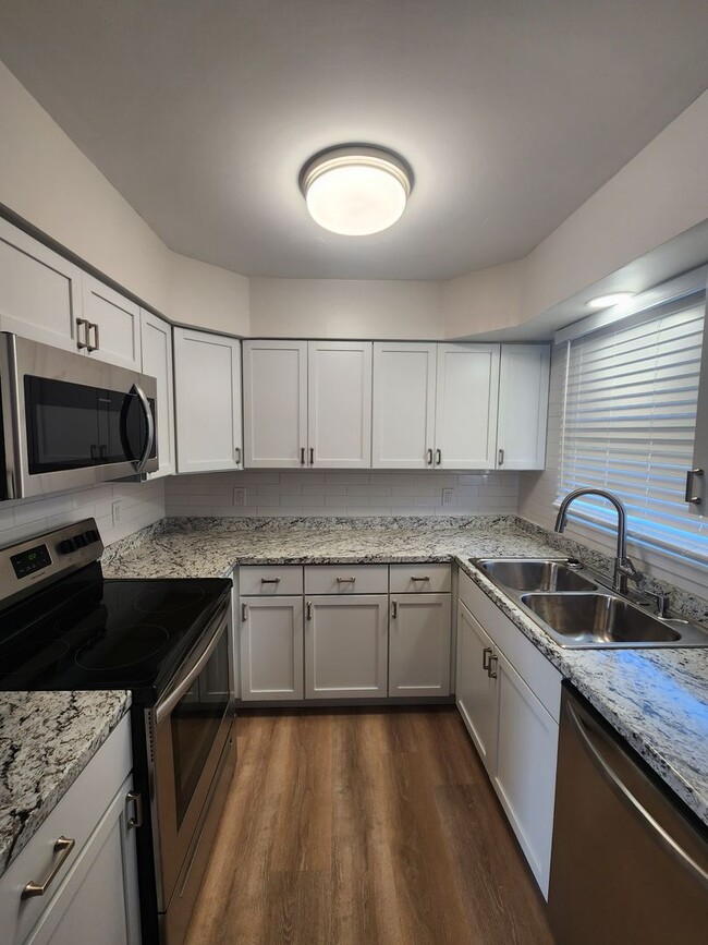 1212 Bell Ave in Mattoon, IL - Building Photo - Building Photo