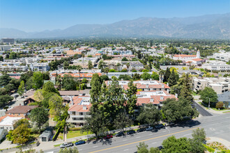 235 - 245 S Holliston Ave in Pasadena, CA - Building Photo - Building Photo