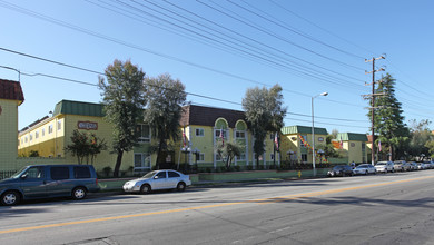 Sheldon Village Apartments in Sun Valley, CA - Building Photo - Building Photo