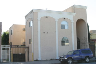 NoHo Boulevard Apartments in North Hollywood, CA - Foto de edificio - Building Photo