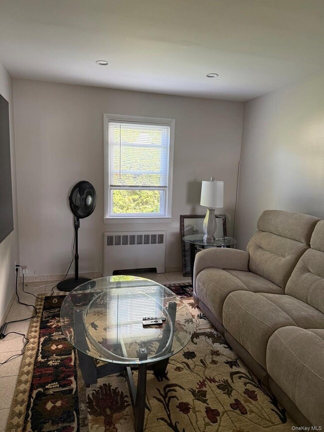 47 1st St Ext in Glen Cove, NY - Building Photo - Building Photo